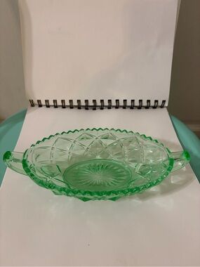 VTG Imperial Glass-Ohio Diamond Block Green Uranium Vaseline Relish Pickle Dish